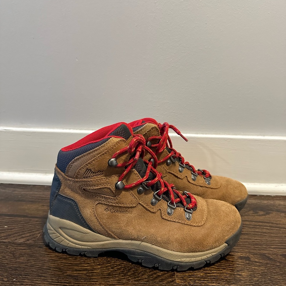 Columbia Newton Ridge Plus Hiking Boot - Women's